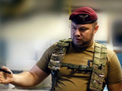 Володимир Зеленський присвоїв чергові військові звання командувачу ДШВ і заступнику глави Офісу Президента  