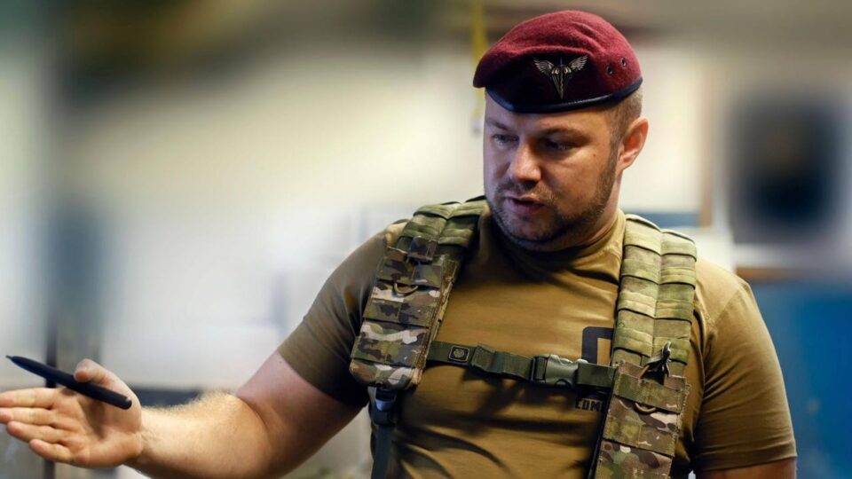 Володимир Зеленський присвоїв чергові військові звання командувачу ДШВ і заступнику глави Офісу Президента  