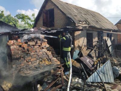 Ворог атакує Дніпропетровщину з артилерії та ударними БПЛА: є постраждалі та руйнування