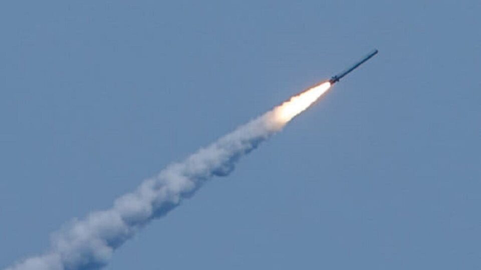 На Дніпропетровщині збили російську ракету  