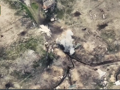 Морпіхи-артилеристи показали, як нищать ворога гарматами і дронами  