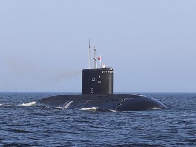 російський підводний човен зайшов у Чорне море  