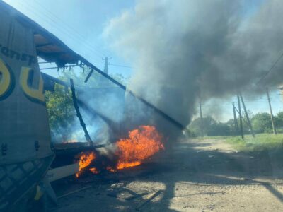 У Бериславі ворог атакував дроном вантажівку, що привезла питну воду мешканцям