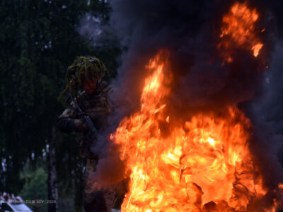 Майбутні офіцери-десантники пройшли складні випробування, щоб отримали маруновий берет  