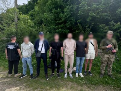 Майже 50 тисяч доларів за тур до Румунії: на кордоні затримали шістьох «мандрівників»  