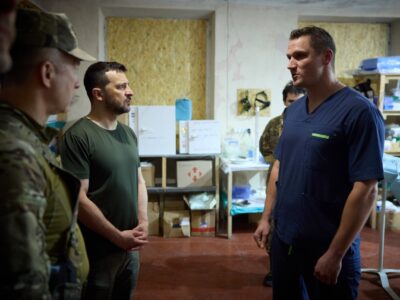 Глава держави відзначив бойових медиків на Донеччині
