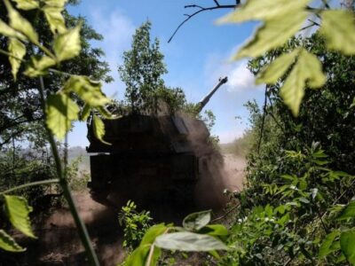 На Харківському напрямку рф атакує позиції ЗСУ із застосуванням керованих авіаційних бомб  