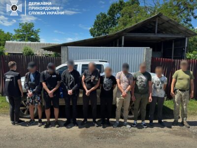 На Буковині затримали сімох «автотуристів»-ухилянтів  