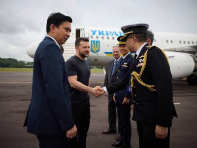 Президент прибув до Сінгапура: Нам важливо буде почути там голос Азійсько-Тихоокеанського регіону