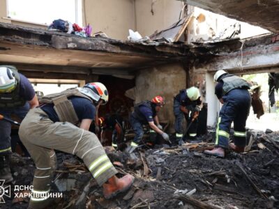 Кількість жертв удару по багатоповерхівці у Харкові зросла до 9  