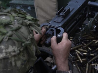 На Східному напрямку росіяни здійснили 12 штурмів, 10 боїв тривають: ситуація напружена  