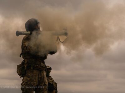 ЗСУ на Сході висадили в повітря ворожі склади з боєприпасами і ліквідували майже тисячу росіян  