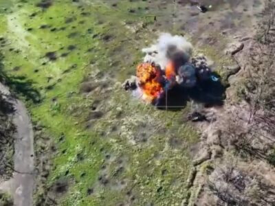 Феєрверк з окупантів: десантники ефектно знищили ворожу БМП  