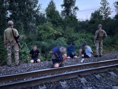 Затримано ухилянтів, які в супроводі підлітків намагались перетнути кордон  