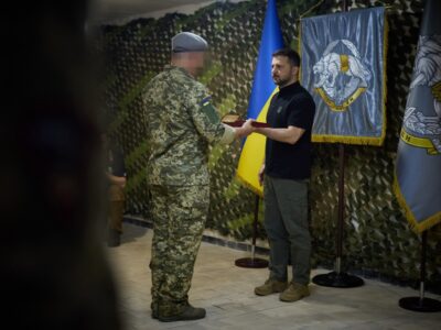 Президент завітав до бійців ССО поблизу Вовчанська й відзначив їх державними нагородами  