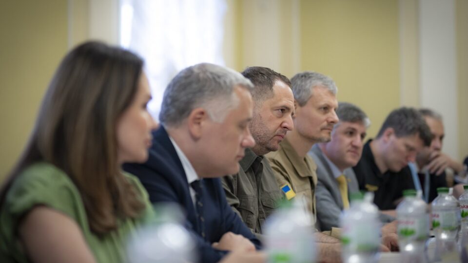 Україна та Британія розпочали переговори щодо угоди про 100-річне партнерство  