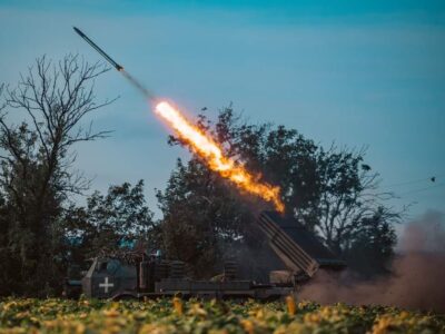 Генштаб ЗСУ: ворог зосереджує основні наступальні зусилля на Покровському напрямку  