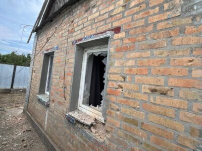 Внаслідок обстрілів на Нікопольщині пошкоджені підприємства і приватні оселі  