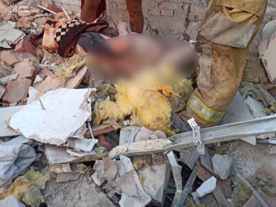 Рятувальники ліквідували наслідки російських ударів на Сумщині: з-під завалів деблокували тіло  