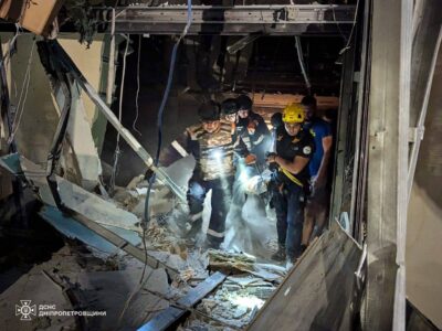 В ОВА показали наслідки ракетного удару по готелю у Кривому Розі: є загиблі та постраждалі  