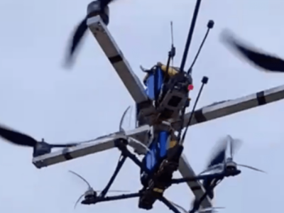 Скид — це дуже грубо! Ввічливий дрон «Булави» м’яко поклав вибухівку в окоп орків  