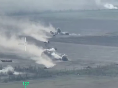 Спочатку їдуть на броні, потім горять в руїнах — таврійські десантники зняли життєвий цикл російських штурмовиків    