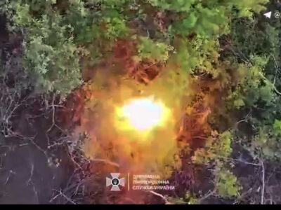 Як запалити у щільній «зеленці»: прикордонники показали знищення окупантів зі спецефектами  