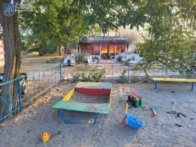 Ворожий удар по дитячому кафе на Запоріжжі: одна дитина загинула, троє — поранені  