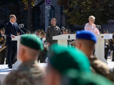 Президент вручив відзнаки та бойові прапори декільком бригадам