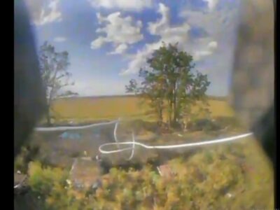 Наші дронарі розносять бліндажі та склади окупантів біля Вовчанська  