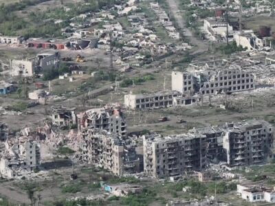 Як виглядає знищене окупантами місто Часів Яр: кадри від Сил оборони  