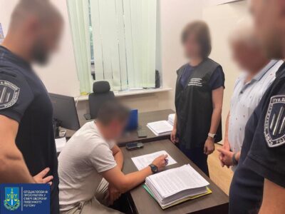 Придбав одяг для ЗСУ зі збитками у понад 18,7 млн грн — підозрюють експрацівника Херсонської ОВА  