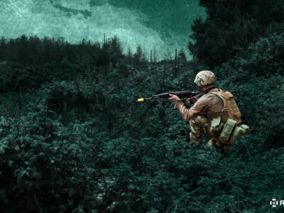 Мобілізований у маскуванні НАТО:  папороть на шоломі та бойовий макіяж на Interflex  