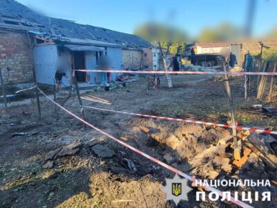 Уламки ворожих безпілотників пошкодили пожежну частину на Київщині  