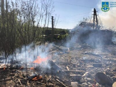 Окупанти завдали авіаудару по прикордонню Сумщини: є загибла та поранені  