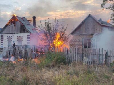 Артобстріли росії спричинили пожежі та значні руйнування на Нікопольщині  