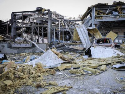 Ворог завдав удару по хлібопекарському підприємству в Харкові, є загиблий і поранені  