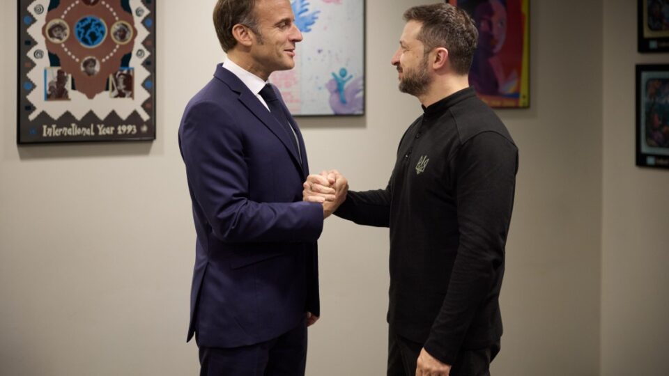 Посилення ППО та підготовка української бригади — переговори Володимира Зеленського та Емманюеля Макрона  