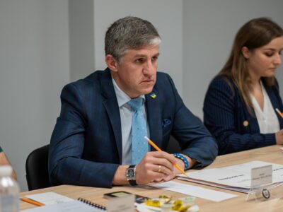 Україна закликала Іспанію пришвидшити поставки танків і ППО для протидії новим атакам рф  