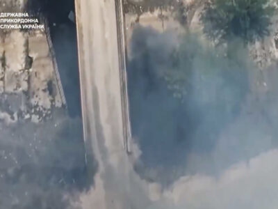 «Смаженина по-окупантськи»: купу згорілого брухту приправили уламками спостережного пункту  