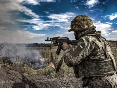 Поодинці та групами: «танкістів» рф кидають «на передок» на Харківщині  