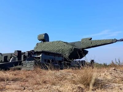 Без Інтернету, але у краватці з трудівником: “совкові” орлята-вереснята заполонили Луганщину  