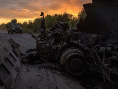 Творчий підхід від наших десантників: росіяни стали частиною експозиції на Курській «дорозі смерті»  