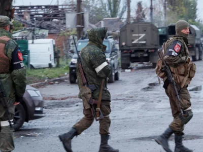 Транспортний хаос у Луганську: водії бояться йти на роботу через військкомати  