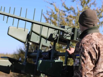 Україна прискорює розробку засобів РЕБ для фронту: ЗСУ запускають «Залізний полігон»  
