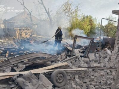 Авіаудар росіян по Ізюмщині: постраждав чоловік, зруйновані будинки