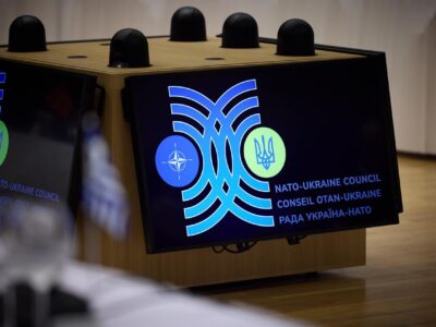 Зброя, ППО, інвестиції: основні теми засідання Ради Україна — НАТО в Брюсселі  