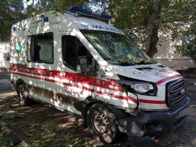 У Станіславі ворог скинув вибухівку на «швидку»