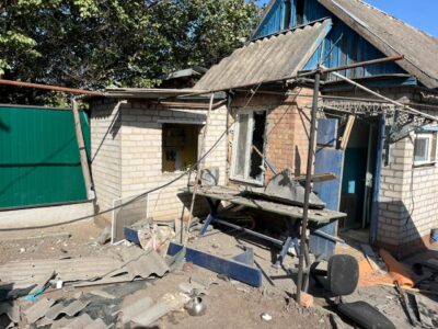 Троє мешканців Нікополя зазнали поранень через атаку дрона окупантів  