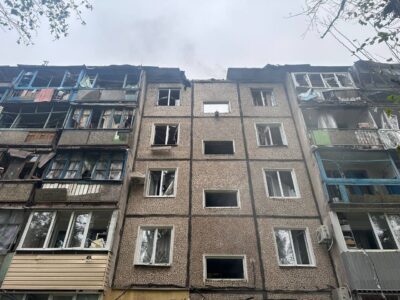 Ударний дрон рф пошкодив п’ятиповерхівку в Кривому Розі: вдалося врятувати шестеро мешканців  